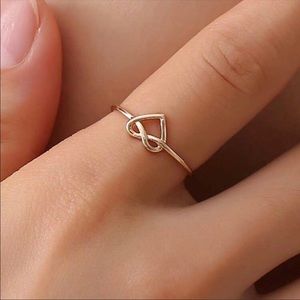 🛑RESERVED🛑 ✖️SALE✖️💗 Dainty Heart Ring 💗
